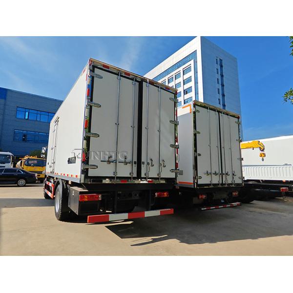 Hot Sale HOWO 6 Wheels 4x2 Small Manual Freezer Truck Refrigerated Container Truck