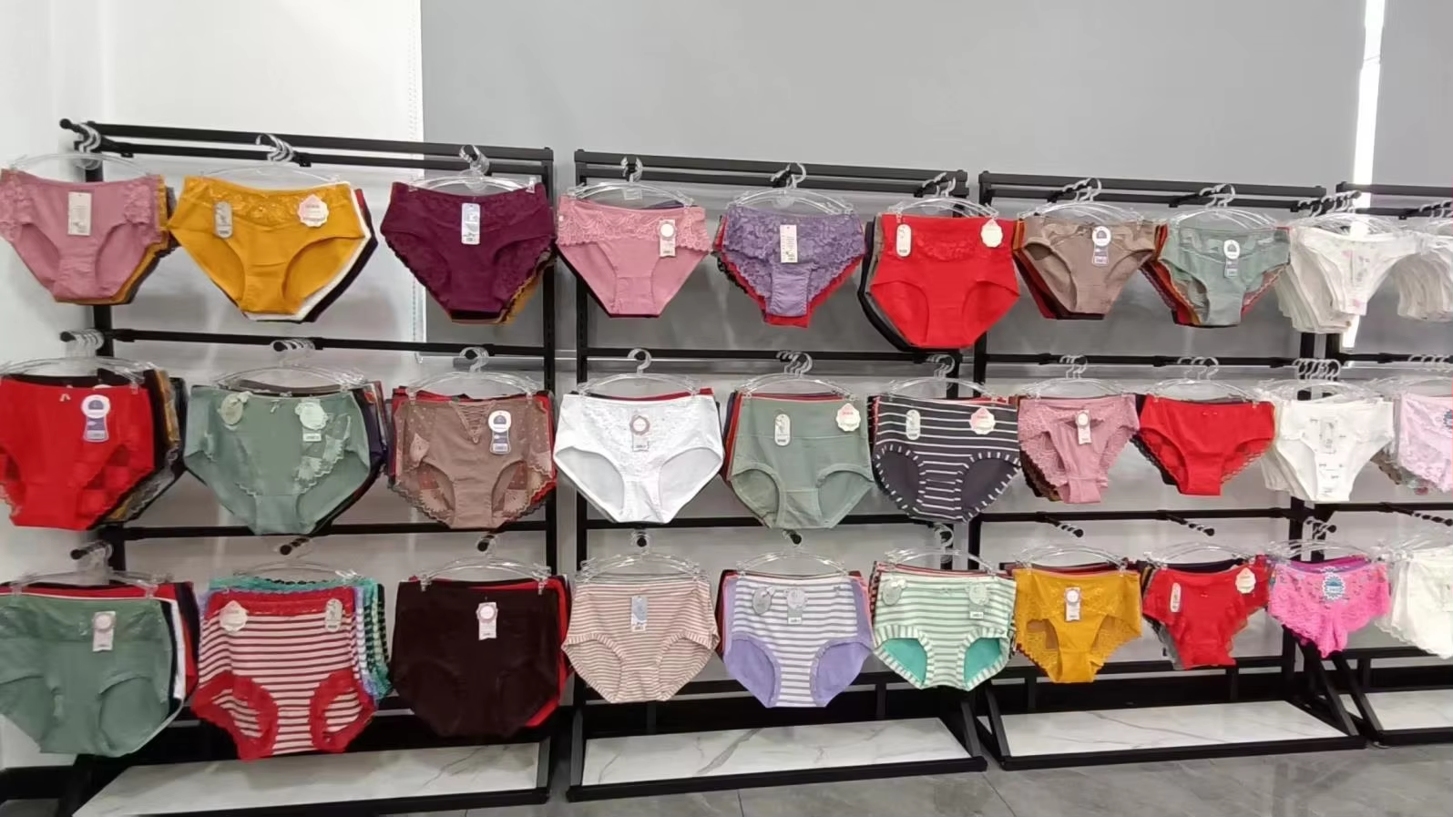 Cangnan Jixiang Clothing Co., Ltd.
