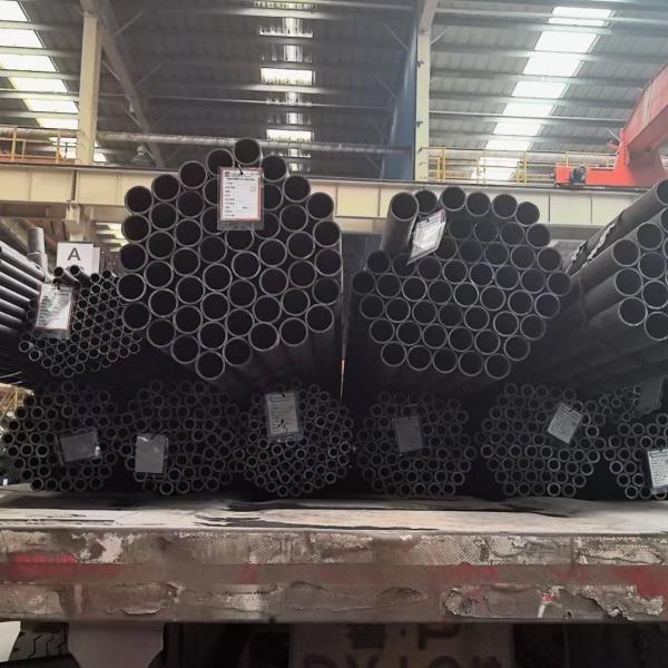 Pipa de acero sin costura de aleación 48x5mm ASTM A-335 grado T5 P5 Sch40 ASME B36.10M L=6000mm