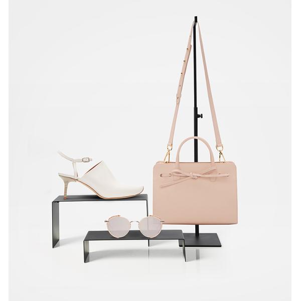 Black Metal Shop Display Showcase Fashionable For Perfume / Watch Store