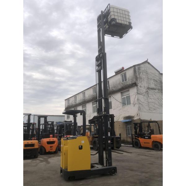 Chariot élévateur électrique Komatsu 1.8T d'occasion avec fourche en acier de 6,5 m en jaune pour la manutention de matériaux en entrepôt