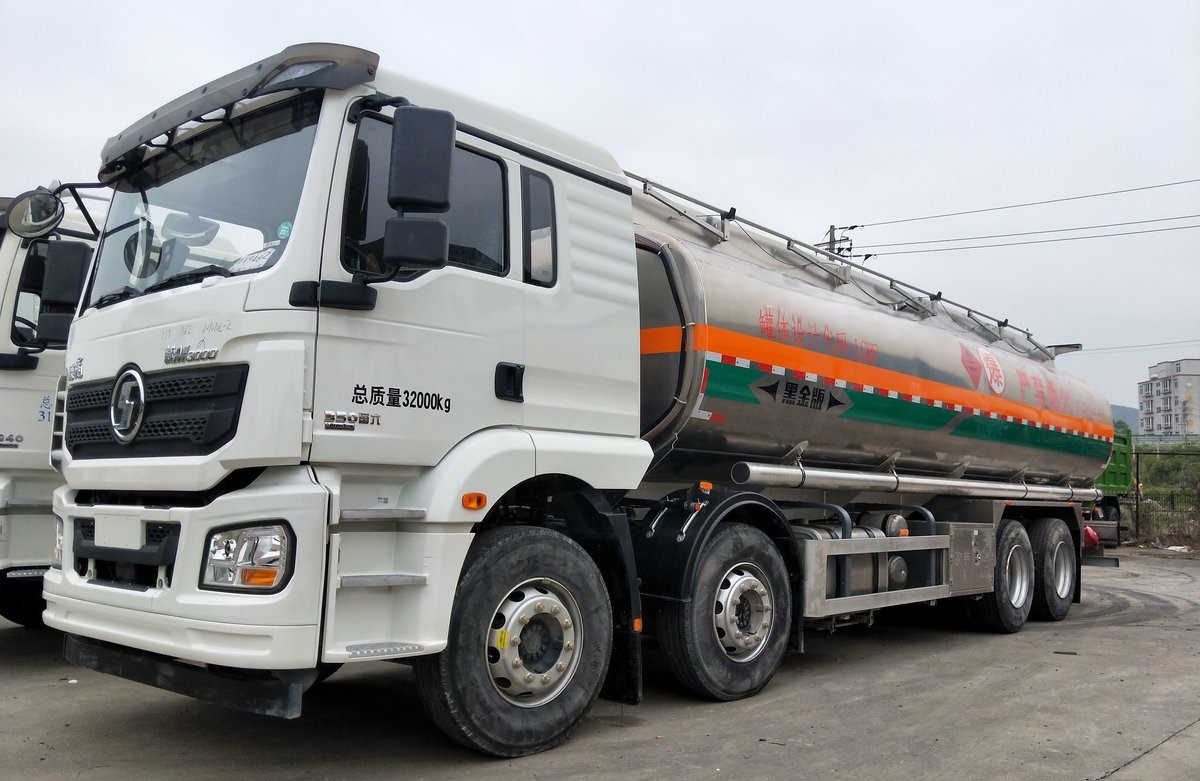 Производственные поставки 371 л.с. 273 кВт 6х4 Нефтяные грузовики Танкеры Размеры Галоны топливные танкеры