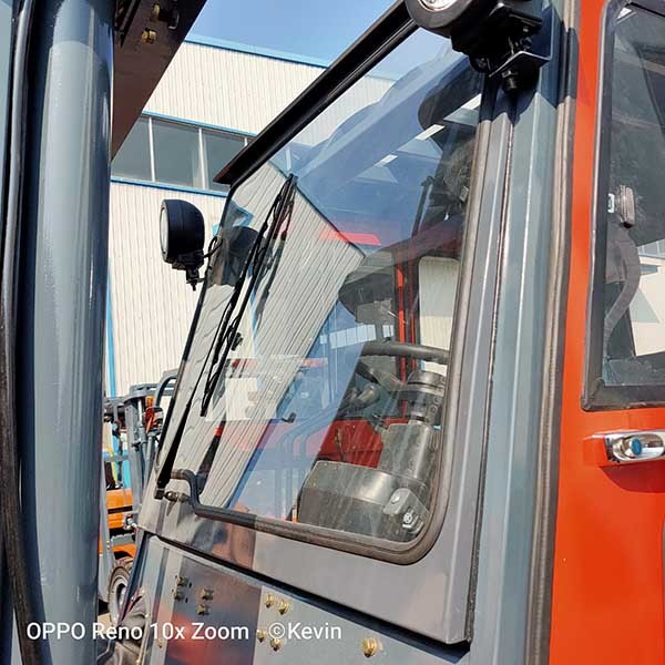CPCD70 7 Ton Diesel Forklift Closed Cabin 7000kgs Counter Balance Forklift Truck