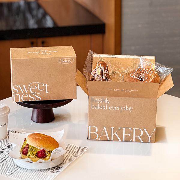 21 X 13 X 15cm Packaging Paper Box Customized Printing  Bread Toast Box