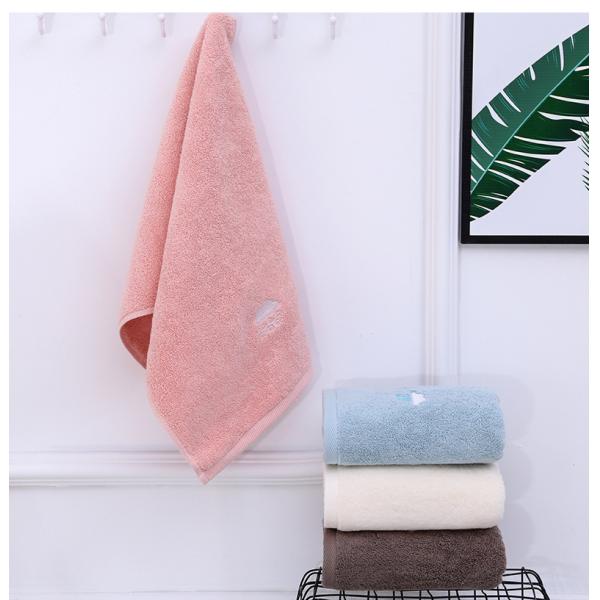 Taille personnalisée pour tous les âges Embroidery Logo serviette en coton pour hommes femmes serviettes épaisses douces COLORE SOLID