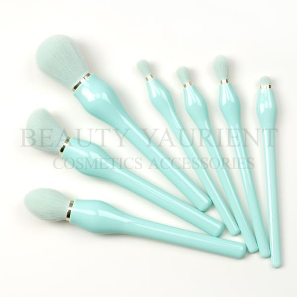 Light Green Wood Handle 7pcs Face Makeup Brush Set With Bag Long Lasting