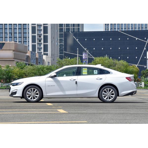 Бензиновый Chevrolet Malibu Седан 5 мест Двухколесный 4×2