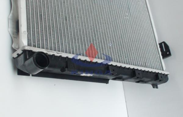 Auto parts Mercedes Benz Radiator Of W124 / 250D / E250D / E300D 1984 AT