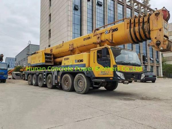 Crane mobile à quatre bras QY200K-1 2013 utilisée Xg 130t Crane télescopique montée sur camion