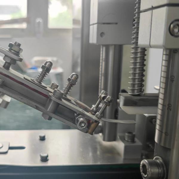 Npack Full Automatic Wine Liquor Spray Perfume Bottle Capping Machine with PLC Control