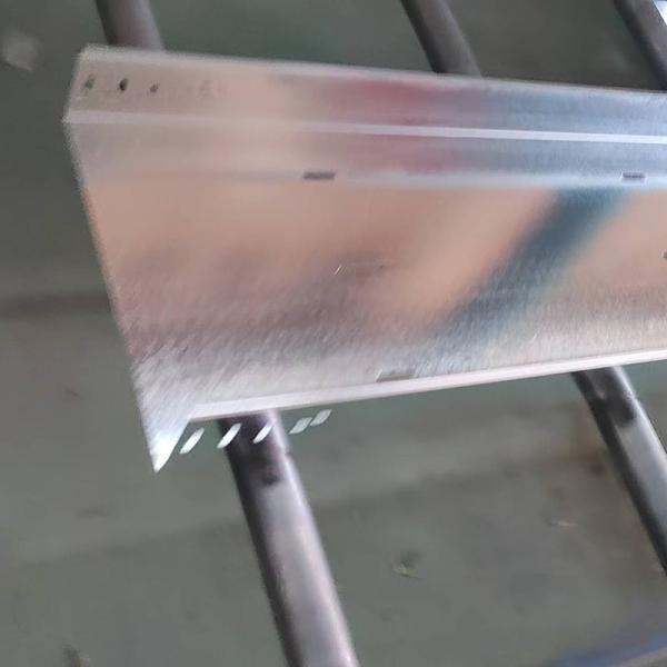 Corrosion Resistant Hot Dip Galvanized Perforated Cable Tray 30-500mm ISO9001