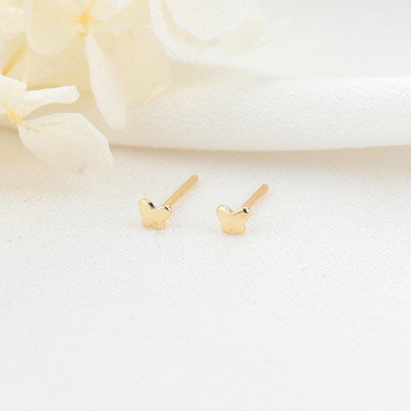 Wholesale 14K Gold Plated Brass Fashion Small Stud Earring in Star Butterfly Heart and Moon Shapes Jewelry Earrings
