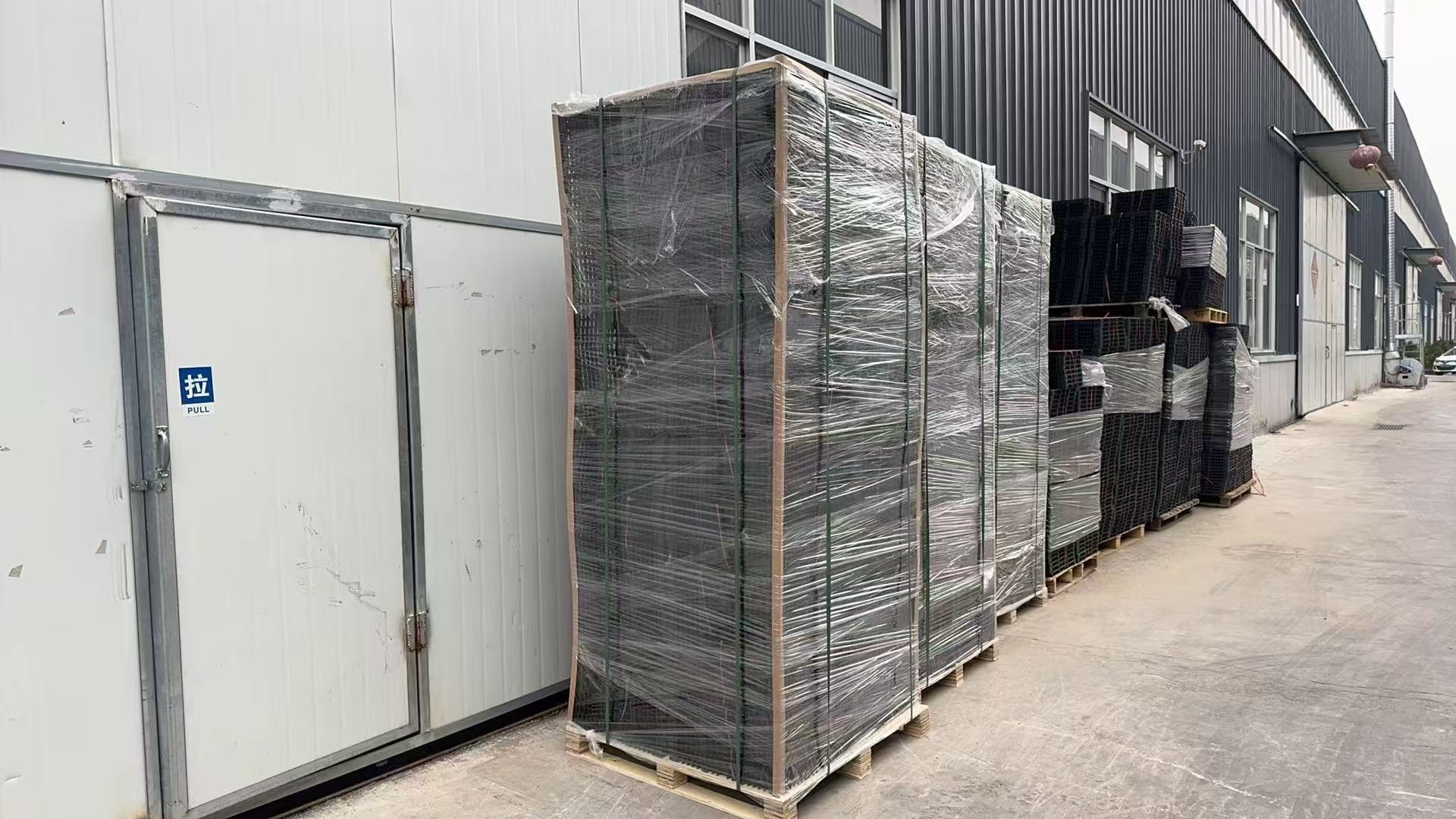 30mm Thickness Plastic Material Drainage Board Laying Under Landscape Artificial Grass