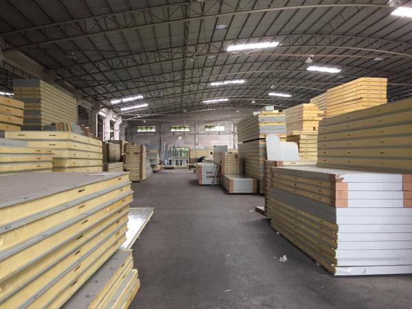 Modern Design Style Warehouse Construction with Insulated XPS Rock Wool EPS Panels