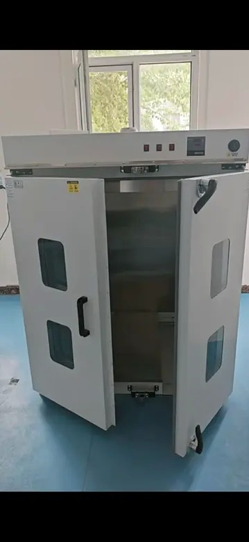 0.1° Temperature Resolution 4.5KW Heating Power Electric Blast Drying Oven with ±0.5° Temperature Fluctuation