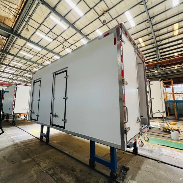 20FT Refrigeration Truck Box Body With FRP Sandwich Wall And Aluminum Duct Floor