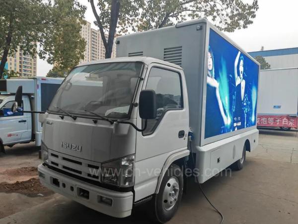 ISUZU Full Color Outdoor Mobile LED Advertising Truck , Cinema LED Mobile Billboard Truck