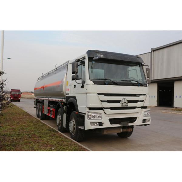Bateau-citerne de la livraison de carburant de Sinotruk HOWO 8x4 pour le transport de carburant diesel de gaz liquide