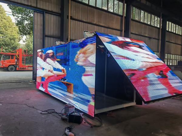 Vehicle Mounted LED Truck Mobile Digital LED Billboard Advertising Truck