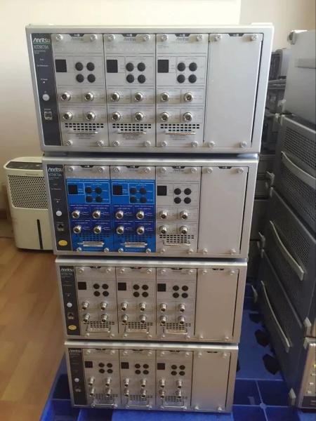 MT8870A 10 MHz–6 GHz Anritsu Universal Wireless Test Set 160/200 MHz BW Up To 16 RF Ports
