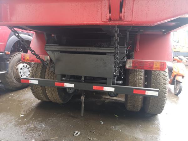 HOWO 375 Euro 3 Used Dump Trucks 9000 * 2500 * 3500 Mm Easy Operation