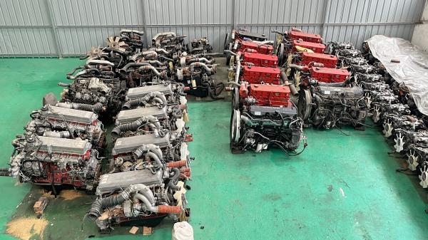 Cummins used diesel engine M11 440 with 2.8 displacement and Torque connection