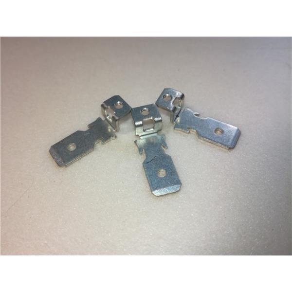 Плашки прессы пунша контактного разъема силы 12в точности прогрессивные отливают железный материал в форму