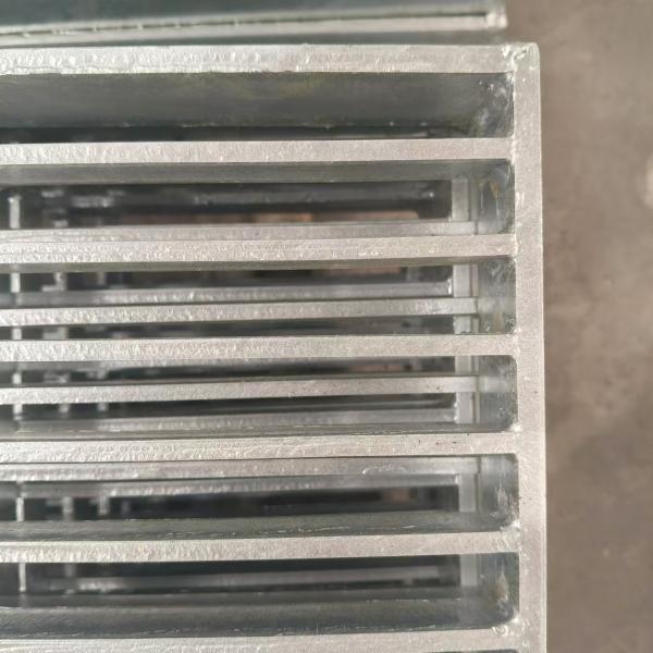 Steel Grid With Excellent Fire Protection Strong Load Bearing Capacity In Factory Floor
