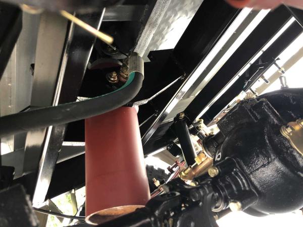 Motocicleta de carga a gasolina de três rodas com pneus de tamanho 5,0-12 e peso ≥ 500 kg