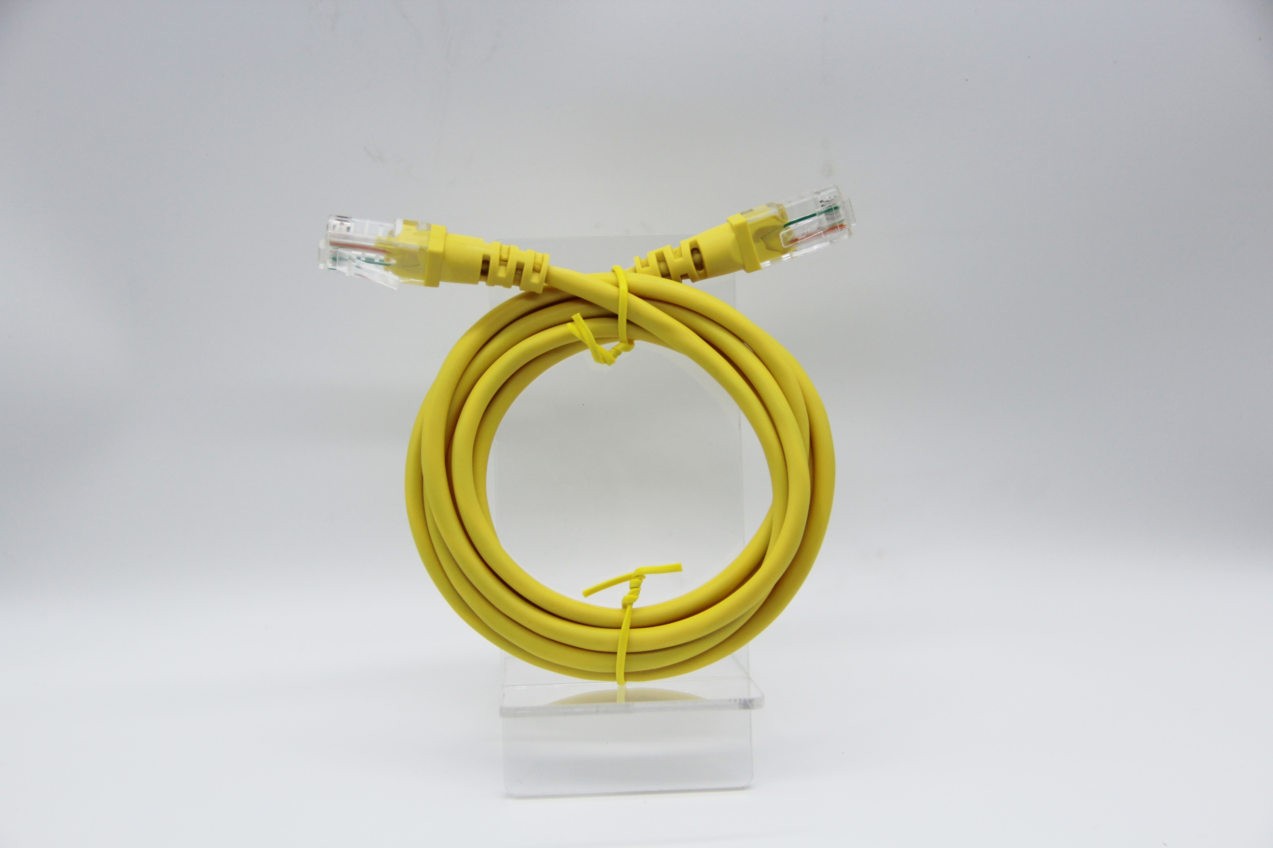 Желтый Cat5E Ethernet Patch Cable UTP 24AWG CCA высокоскоростной кабель передачи