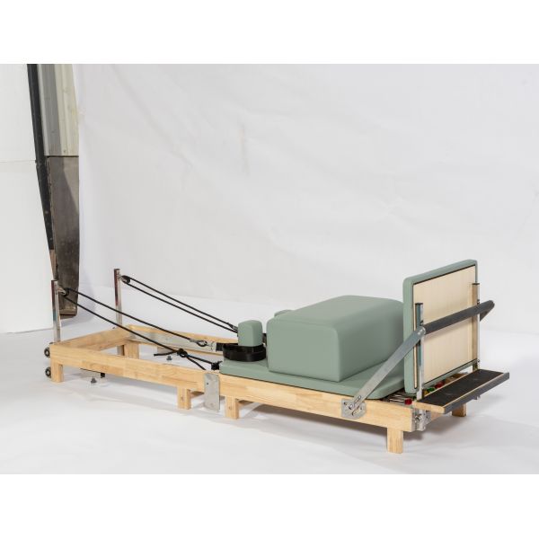 Foldable Oak Pilates Reformer U+PL015B with Enclosed Aluminum Alloy Track