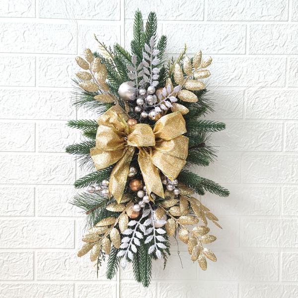 Plush Cloth and Plastic Door Hanging Rattan Wreath for Hotel Christmas Decoration