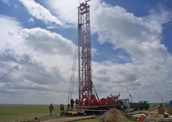 Trailer Mounted 265KW 1000m Water Drilling Equipment