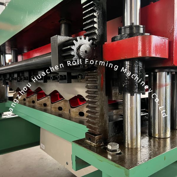 Professional Automatic Metal Roof Glazed Tile Roll Forming Machine with 16 Stations, 4m/min Speed, and PLC Control