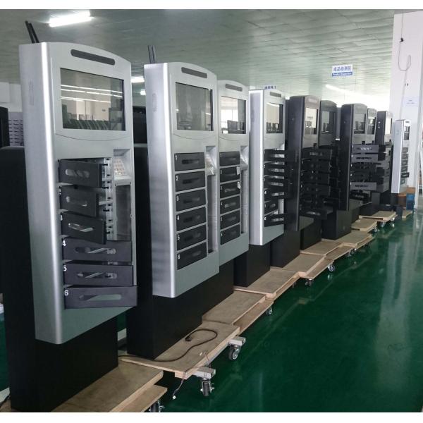 Зарядная станция мобильного телефона рекламы 43 дюймов с замками безопасности электронными