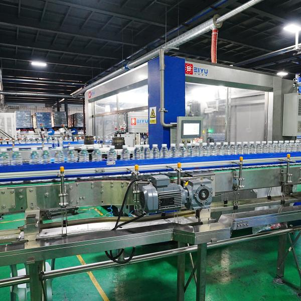Linear Hot Melt Glue Labeling Machine for 500ml PET Opp Bottle