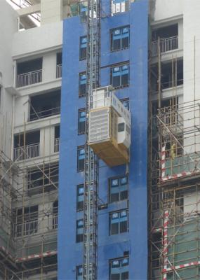 Poder material de levantamento ajustável 2*11Kw do motor do elevador do elevador da altura para o canteiro de obras