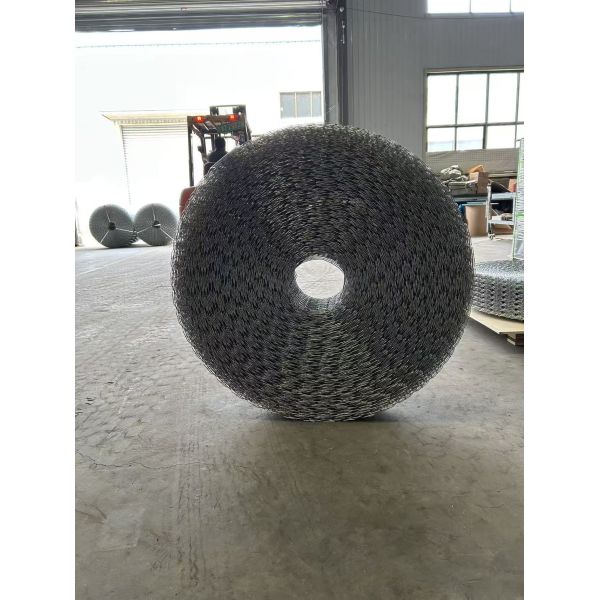 Anti Corrosion Six Lines Pipeline Galvanized Steel Mesh 140m 280m For Oil And Gas