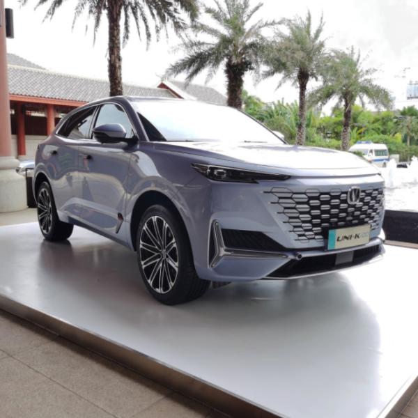 Carros usados pretos brancos de Changan uni K SUV dos carros de EV populares