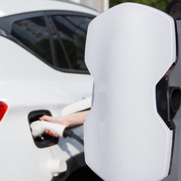 AC Charging Station 7kW 11kW 22kW Fast Solar Electric Car EV Charger With OCPP 1.6 2.0 11kW Wall-box EVSE