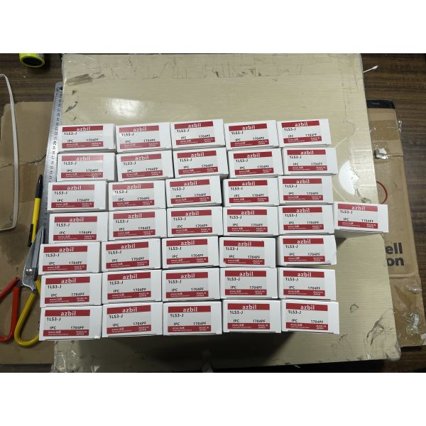 Inductive Industrial Automation Sensors Proximity Switch XS4P18AB110 Telemecanique