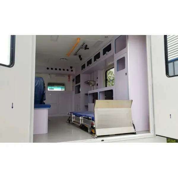 Japanese Brand Isuzu 4X4 Npr Series 700p off-Road Transport Ambulance with Medical Equipment