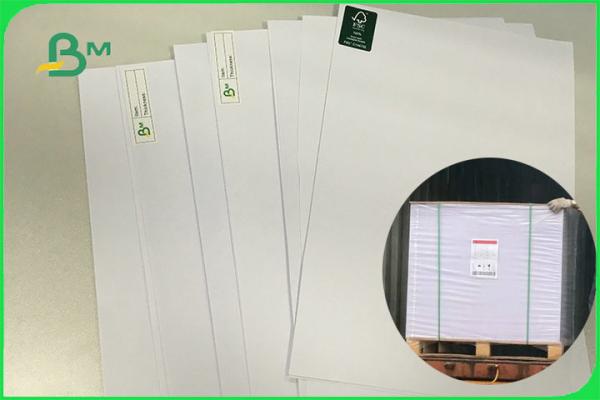 Papel bond sem revestimento de impressão deslocada de Woodfree da cor branca no rolo para o caderno