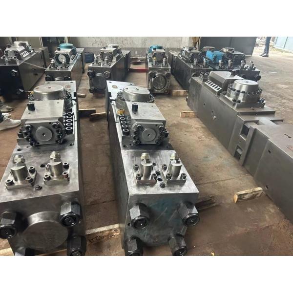 175 mm - 210 mm Disjoncteur hydraulique lourd pour le corps principal Cellule d'alimentation pour le temps du désert