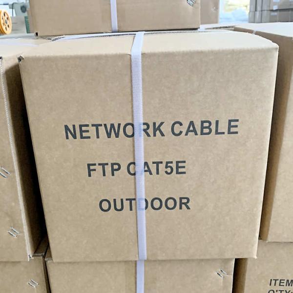 Оболочка черного ПЭ кабеля большей части КАТ5Э ПЭ-УВ УТП УЛЬТРАФИОЛЕТОВАЯ устойчивая водоустойчивая