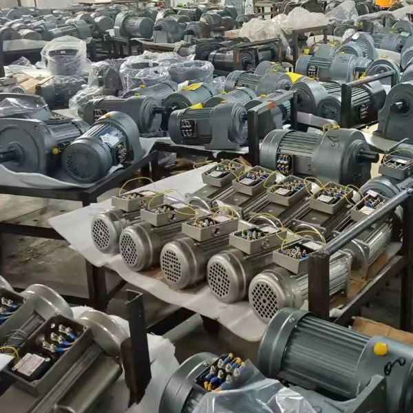 Three-Phase 115/120V 400W Power Output IE2 Energy Efficiency Gear Reducer Motor with Variable Frequency Drive