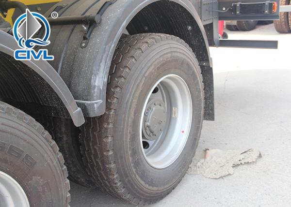 SINO TRUK CHASSIS 10 Wheels 6x4 20000 L Capicaty Oil Transport Fuel Tanker Truck Yellow color euro II