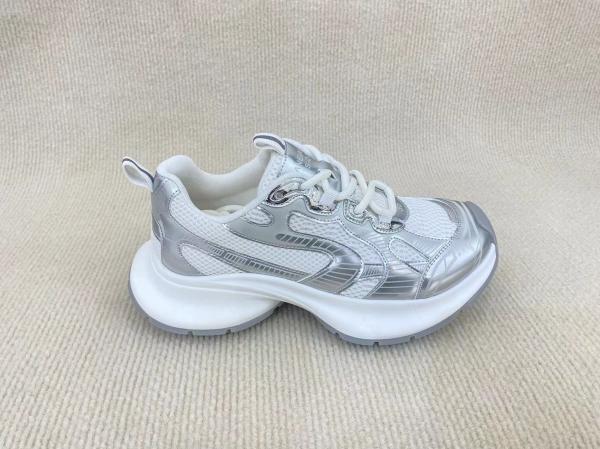 Women white comfort sport shoes with mesh upper breathable and anti slip