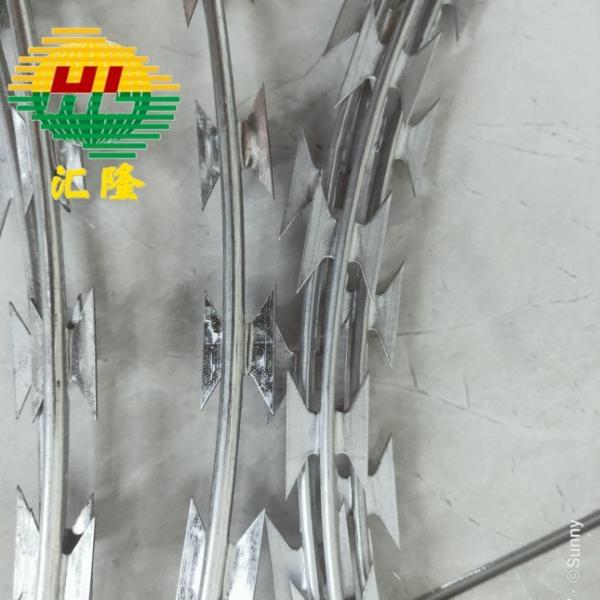 Anti Climb BTO-16 BTO-18 Stainless Steel Hot Dipped Galvanized Razor Fence Razor Barbed Wire In Ukraine 