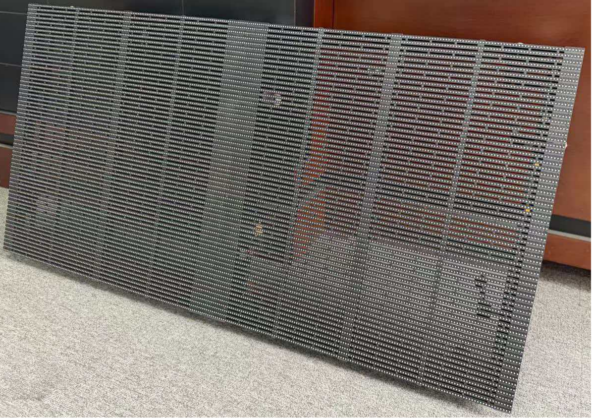 2500 - 3000 Nits Transparent LED Screen Display With 3840Hz Refresh Rate